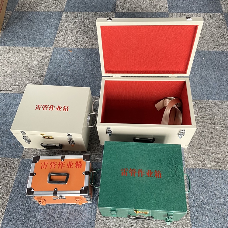 镇远爆破工程作业箱如何选择？玻璃钢与传统材质的全面对比